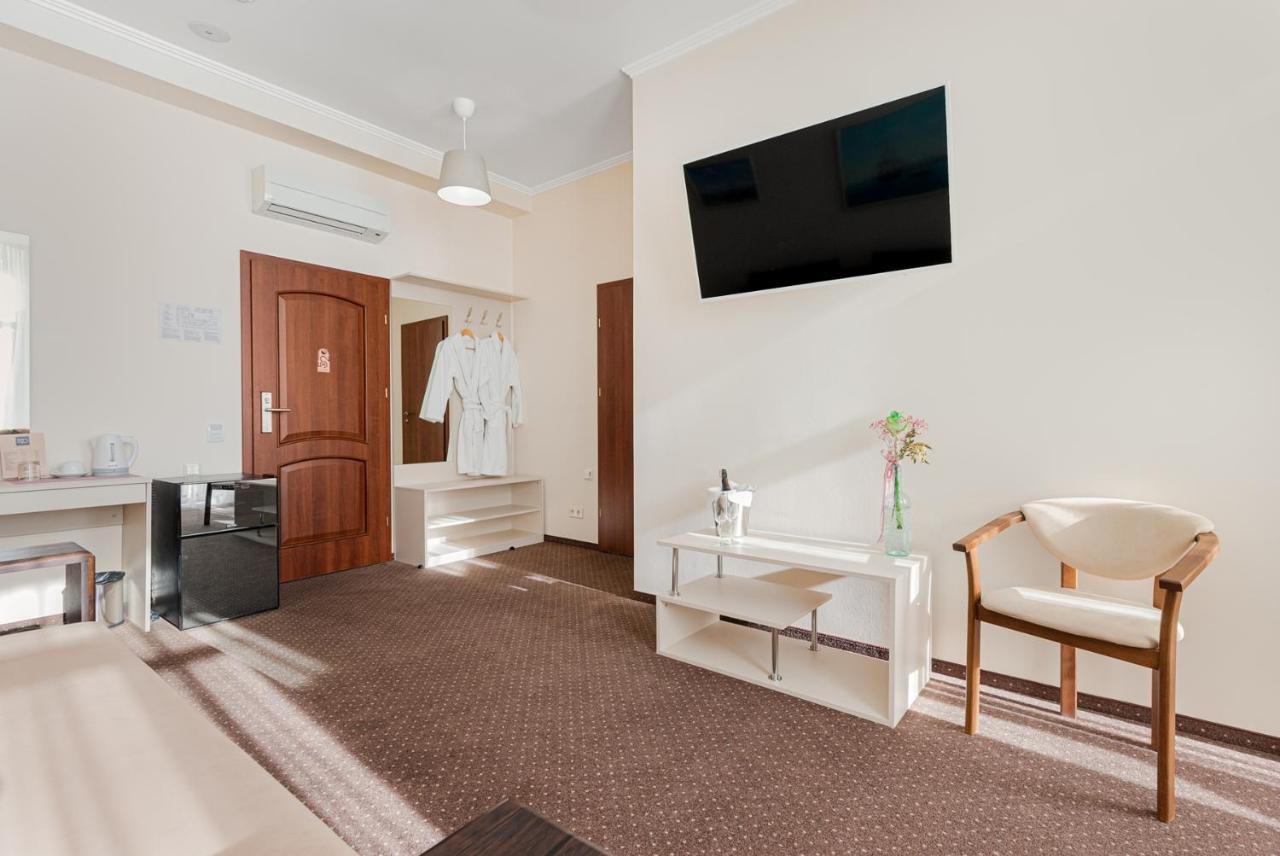 Hotel 52 Odesa Exterior foto